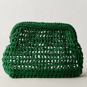 ▪️NWT FREE PEOPLE Sand Bound Clutch in Green